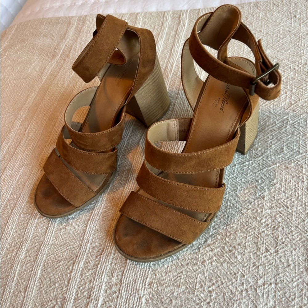 Women's Tan Suede Block Heel Sandals